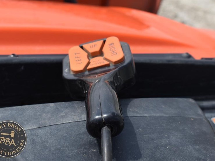 2023-kubota-rtv-x1120-image-12