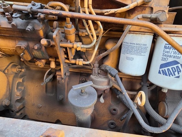 1990-case-480f-image-38