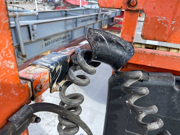 2007-jlg-1930es-image-29