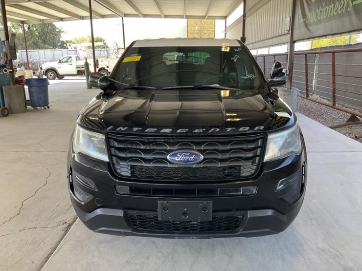 2017-ford-explorer-suv-image-3