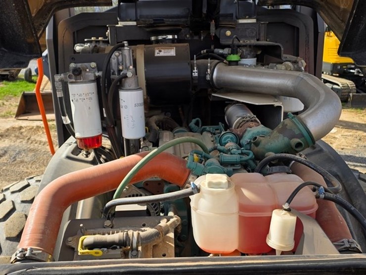 2018-volvo-sd115b-image-47