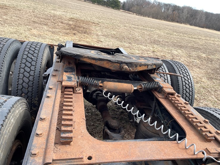 2008-peterbilt-386-image-25