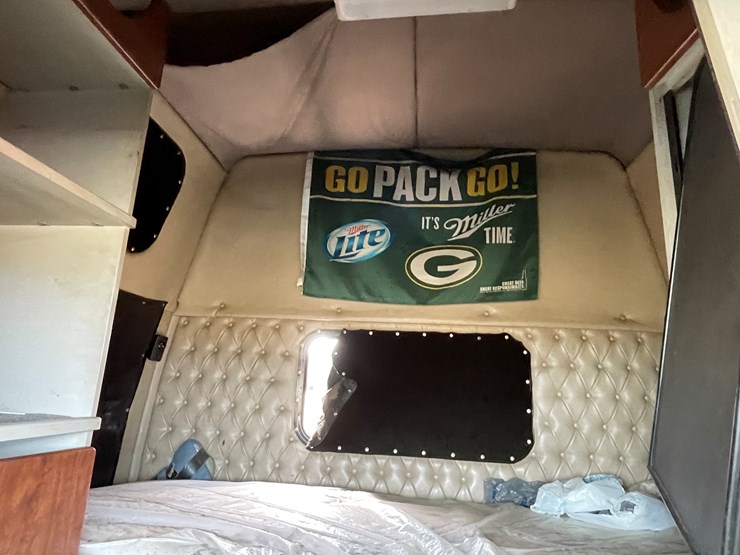 #128-•-2003-western-star-sleeper-cab-semi-tractor-(has-wi-title)-(non-runner)-image-71