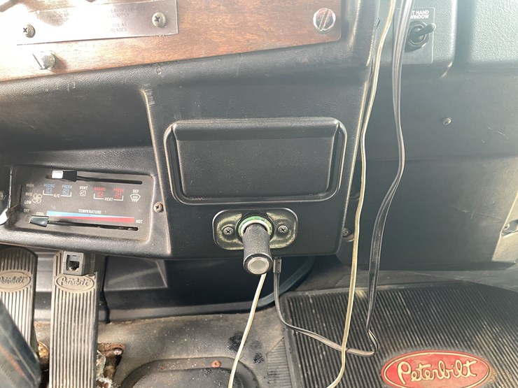 1989-peterbilt-379-image-101
