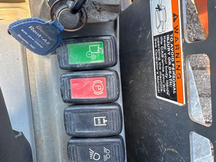 2015-kubota-svl75-2-image-16