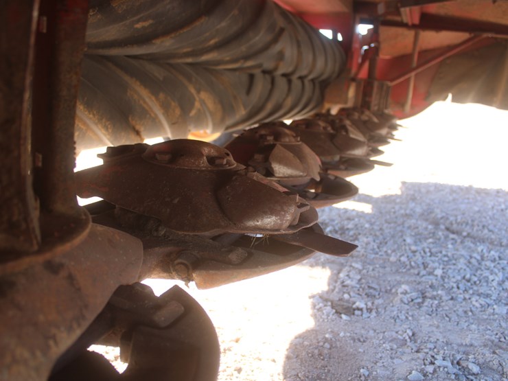 new-holland-1431-image-16