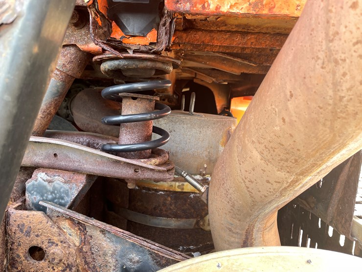 #122-•-2009-volvo-day-cab-semi-tractor-(has-wi-title)-image-23