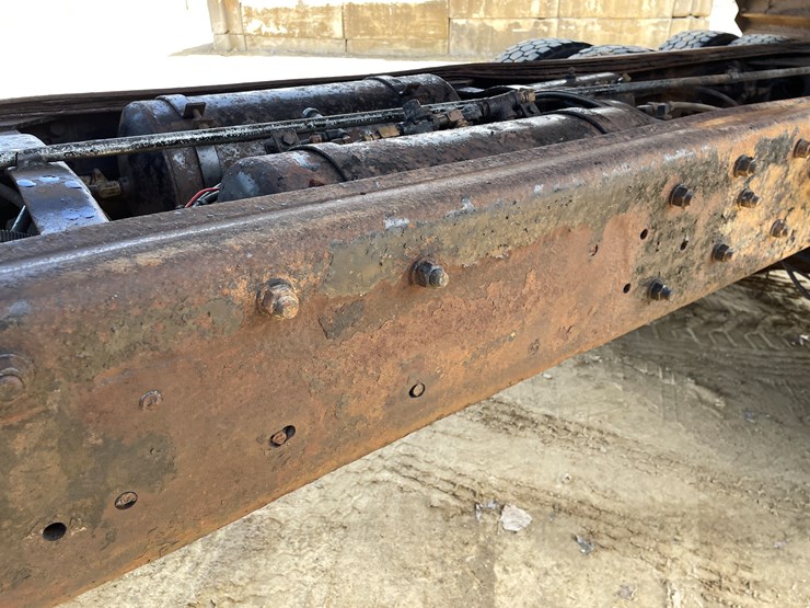 #401-•-1991-mac-rb688s-dump-truck-(has-mn-title)-image-88