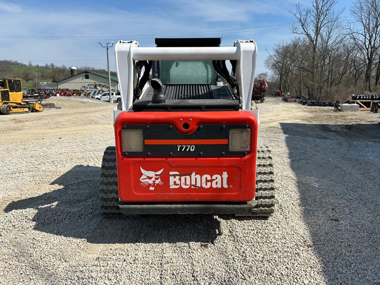 2022-bobcat-t770-image-3