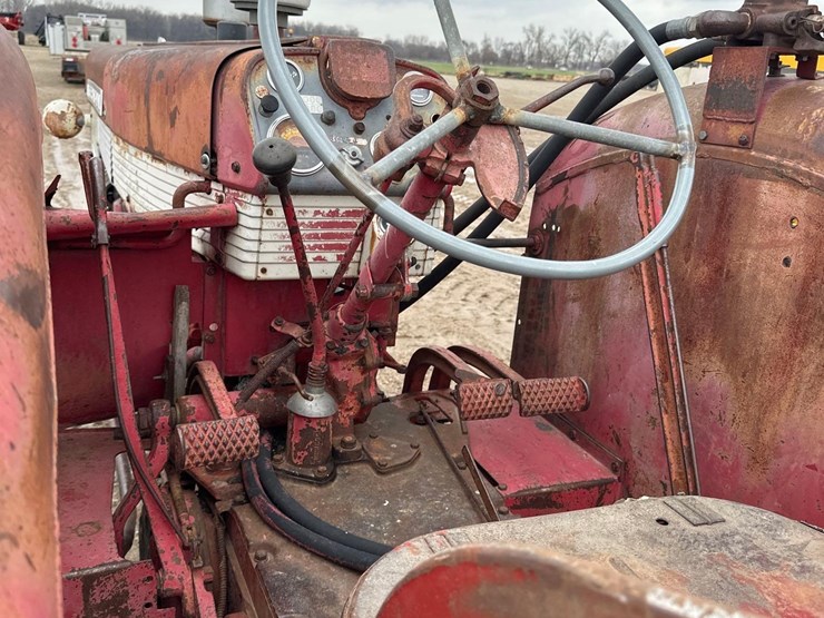 case-ih-560-image-9