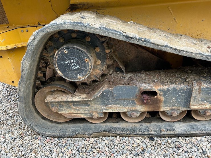 2020-deere-325g-image-13