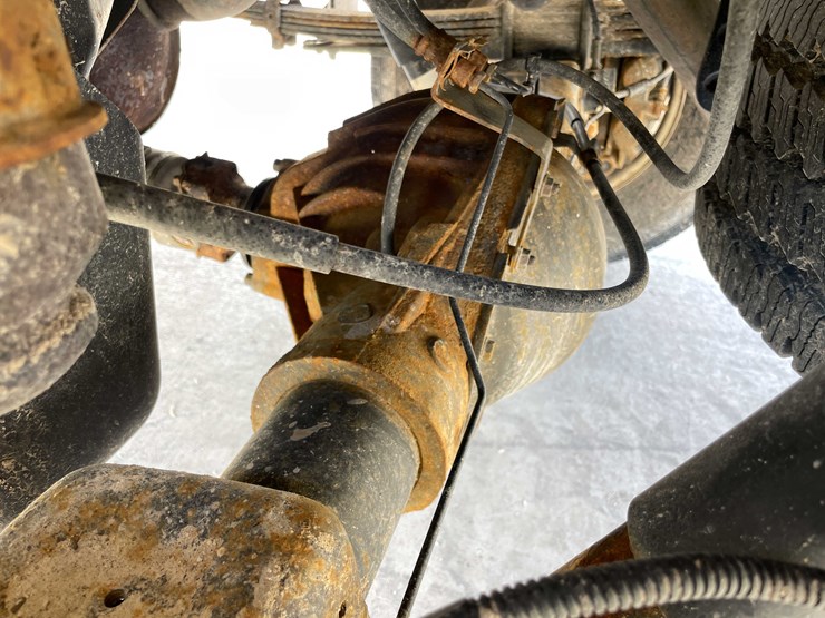 2015-chevrolet-1500-image-28