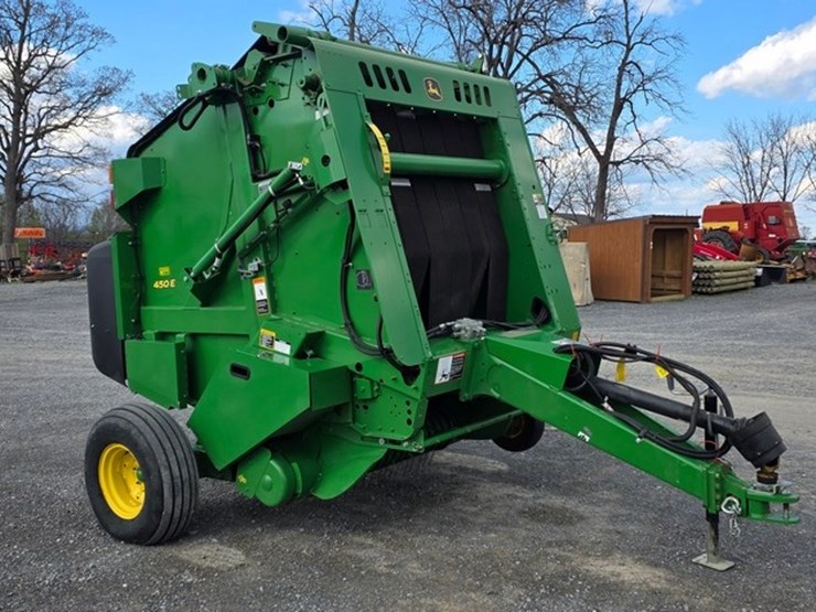 2020-john-deere-450e-image-2