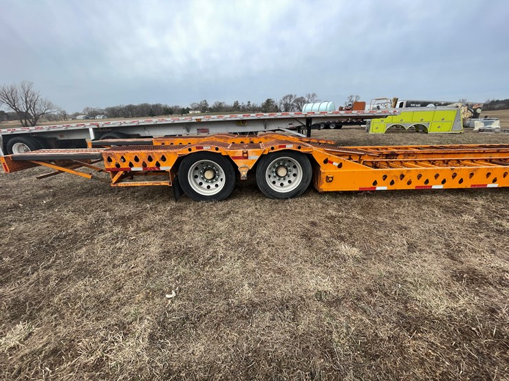 #155-•-2005-delavan-semi-truck-auto-hauler-trailer-(delay-in-title)-image-6