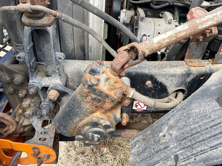 #117-•-2009-volvo-day-cab-semi-tractor-(has-wi-title)-image-51