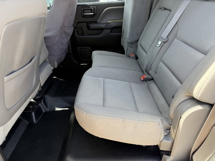 2015-chevrolet-silverado-2500hd-image-26