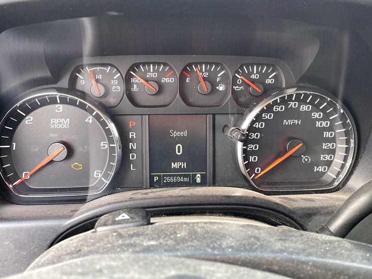 2017-chevrolet-1500-image-45