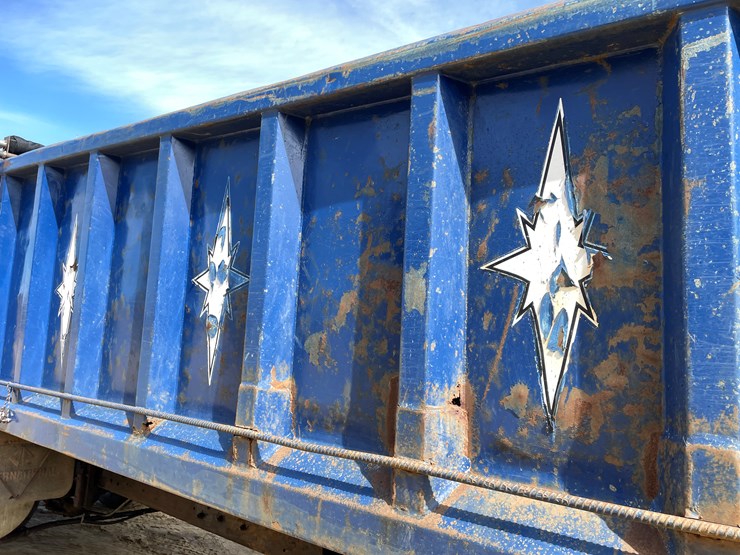 #401-•-1991-mac-rb688s-dump-truck-(has-mn-title)-image-30