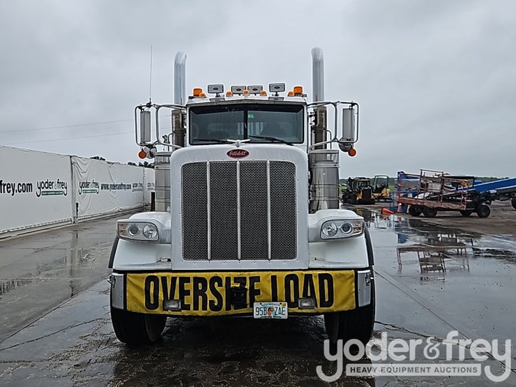 2014-peterbilt-579-image-11