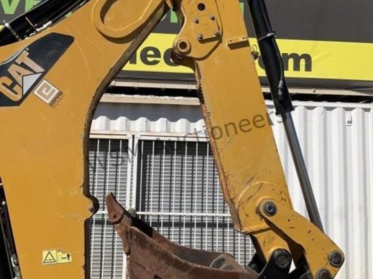 caterpillar-420e-image-10