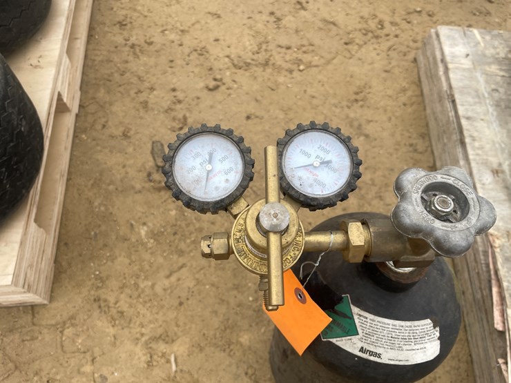 #3922-•-(7)-refrigerant-tanks-and-(1)-nitrogen/argon-tank-image-5
