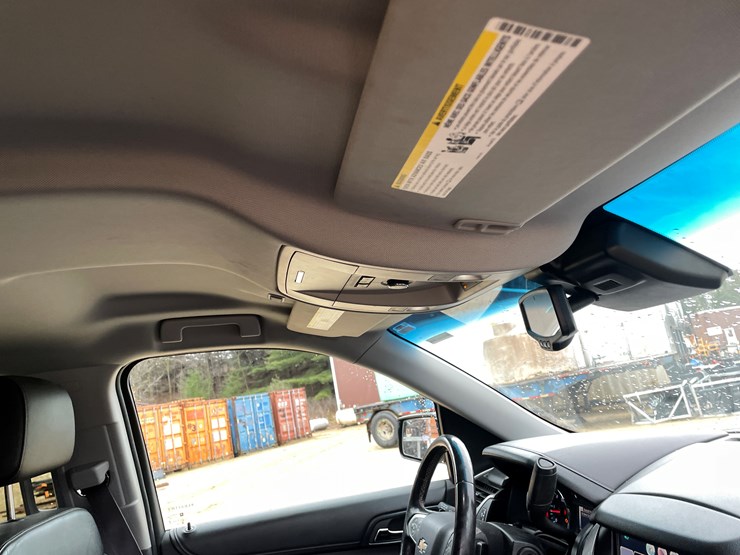 2015-chevrolet-suburban-image-58