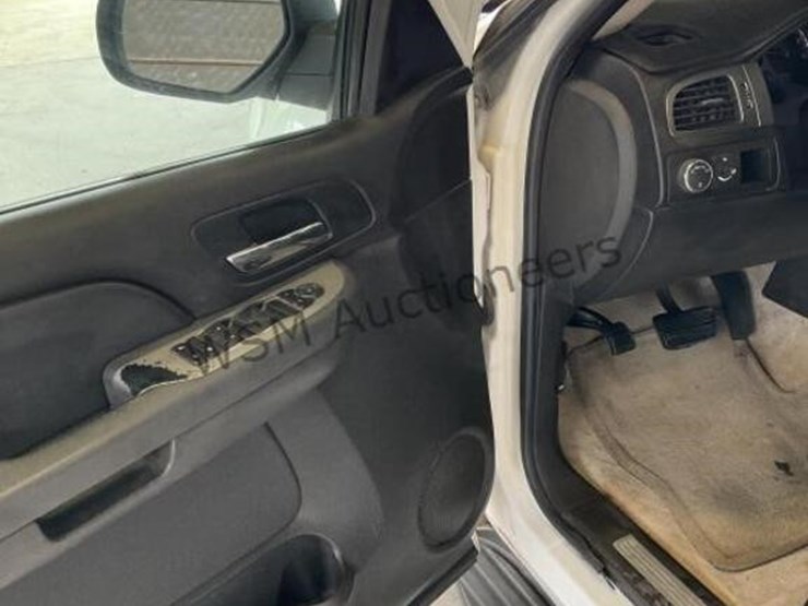 2007-chevrolet-tahoe-image-24