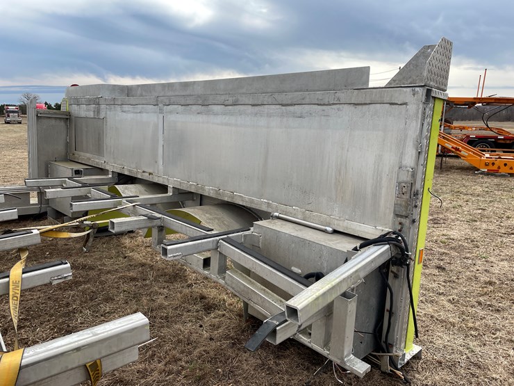 #10718-•-one-side-of-fire-truck-box-image-7