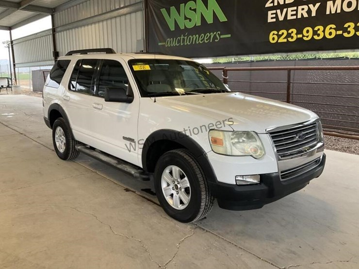 2007-ford-explorer-xlt-image-2