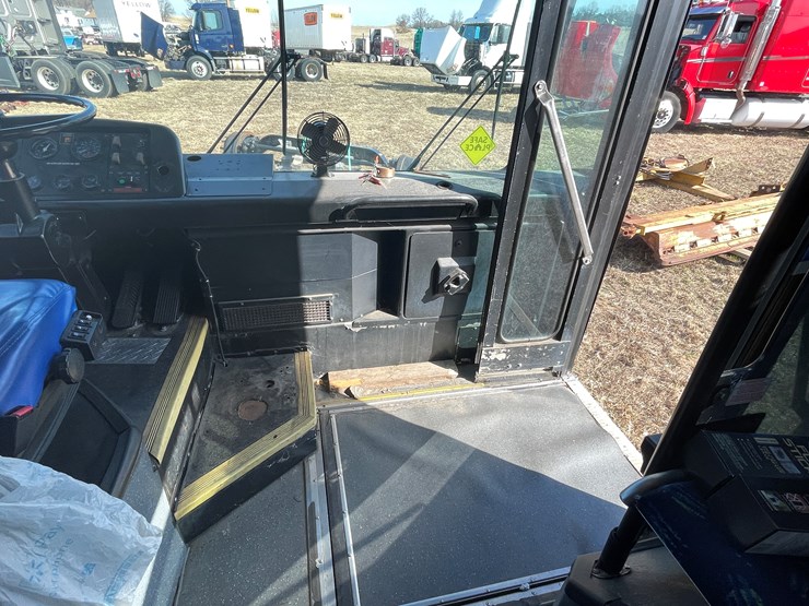 #166-•-2007-gillig-passenger-bus-(has-wi-title)-image-23