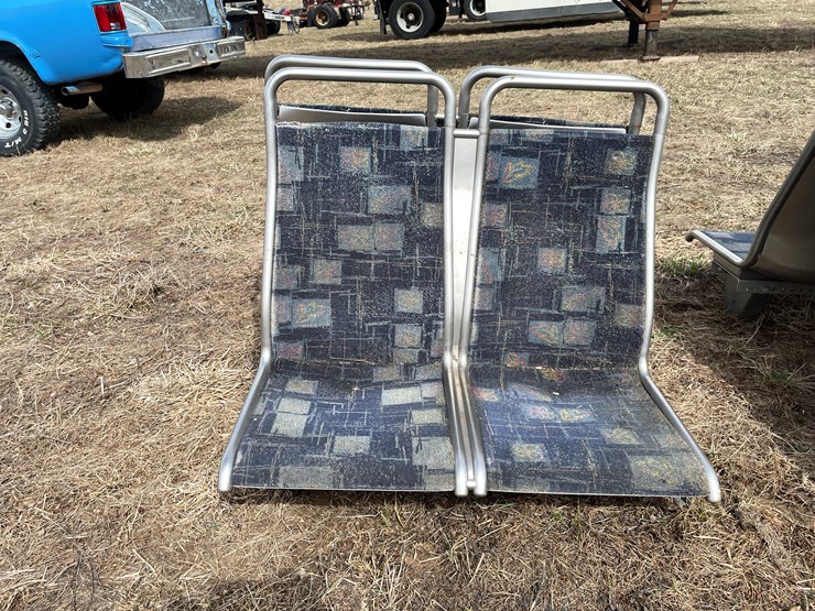 #10730-•-(4)-sets-of-bus-seats-image-6