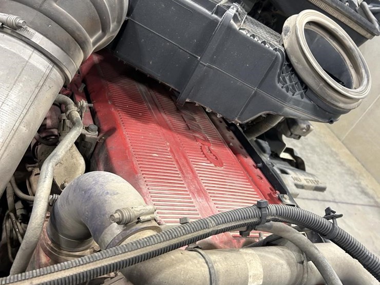 2016-peterbilt-579-image-26