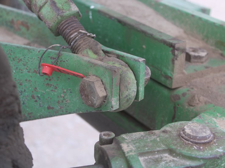 john-deere-220-image-17