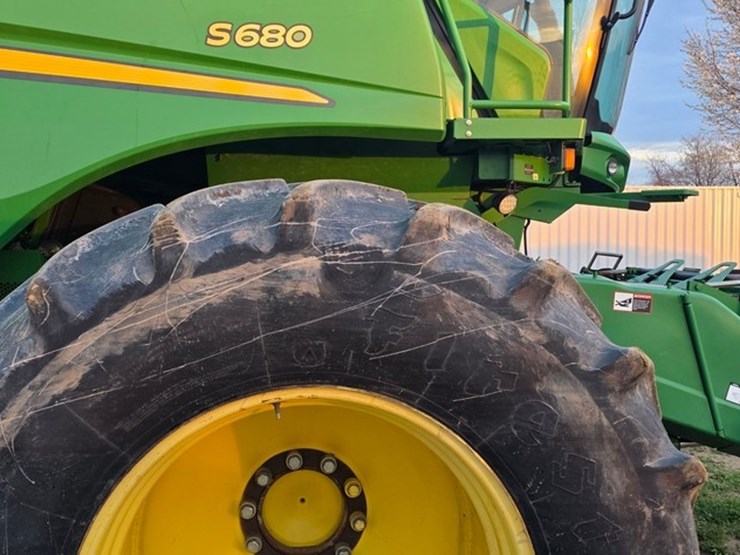 2013-john-deere-s680-image-12