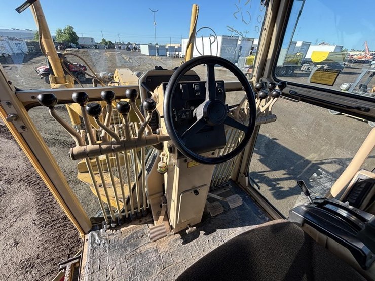 caterpillar-143h-image-45