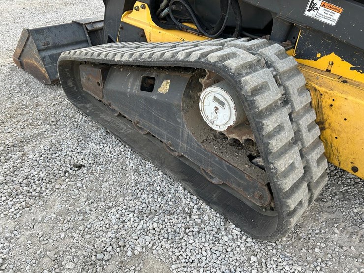 new-holland-c190-image-16