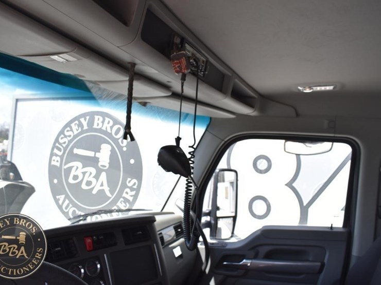 2019-kenworth-t880-image-41