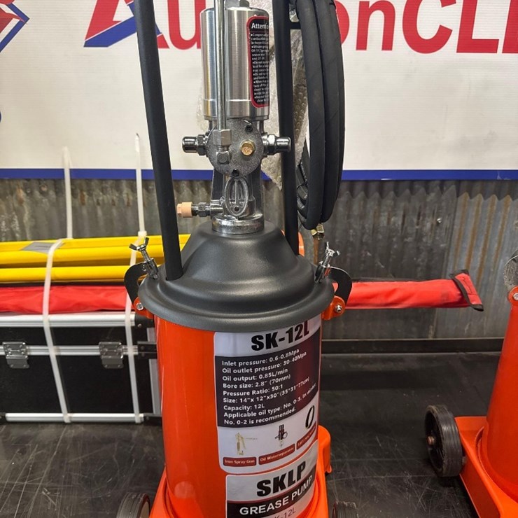 New SKLP Co Mobile Grease Pump Model SK-12L