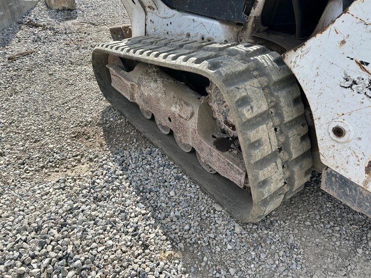 2019-bobcat-t595-image-17