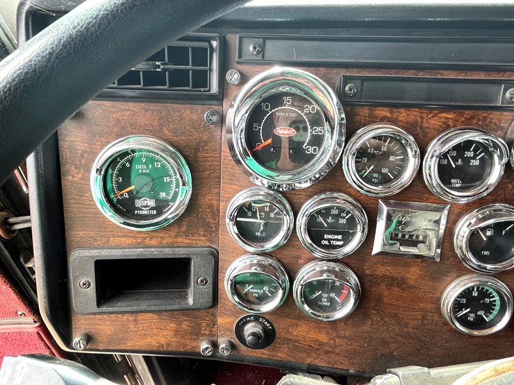 1987-peterbilt-379-image-65