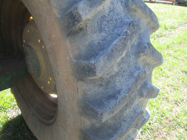 john-deere-6215-image-5