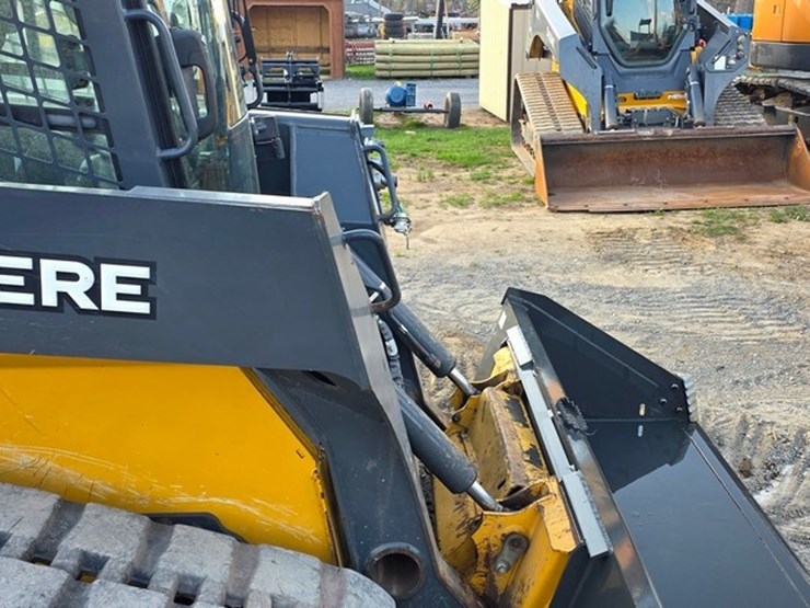 2021-deere-325g-image-9