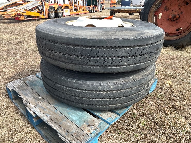 #10709-•-(2)-firestone-12r22.5-truck-tires-on-rims-image-3