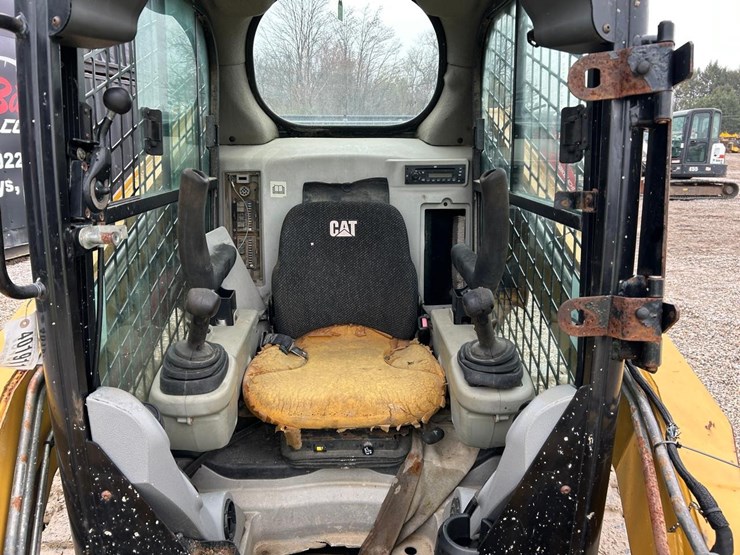 caterpillar-279c-image-12