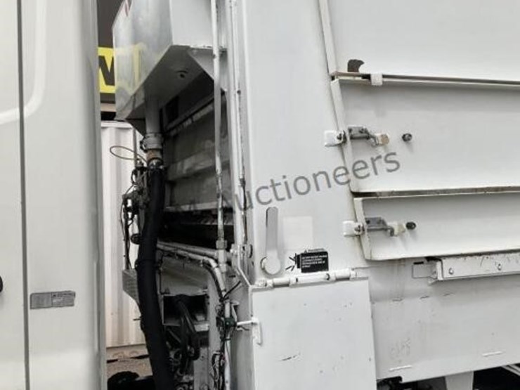 2013-hino-338-image-10