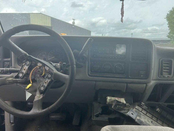 1999-chevrolet-1500-image-12