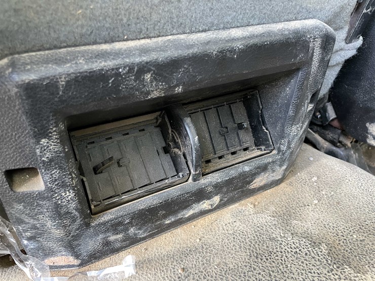 2016-dodge-2500-image-103