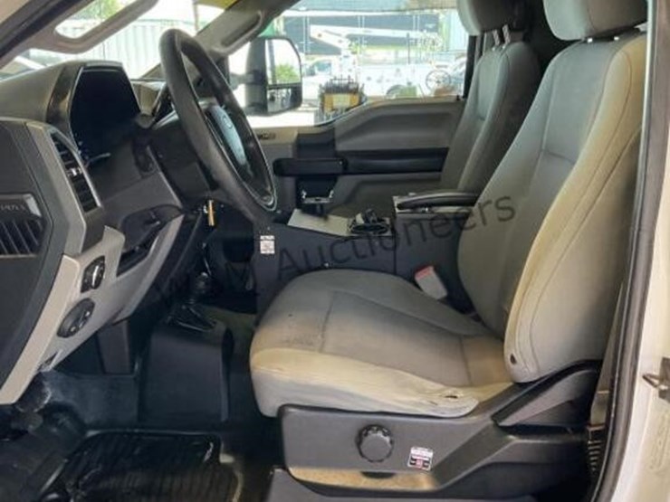 2017-ford-f450-image-26