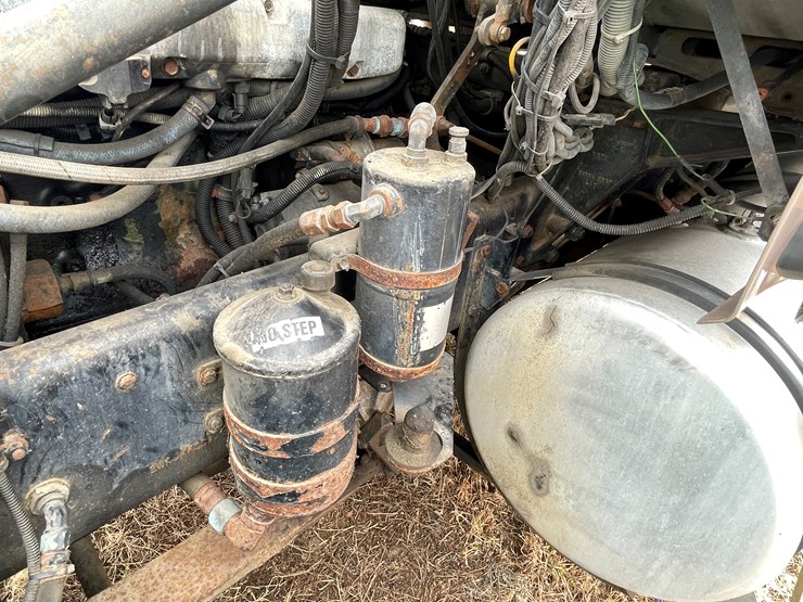 #128-•-2003-western-star-sleeper-cab-semi-tractor-(has-wi-title)-(non-runner)-image-54