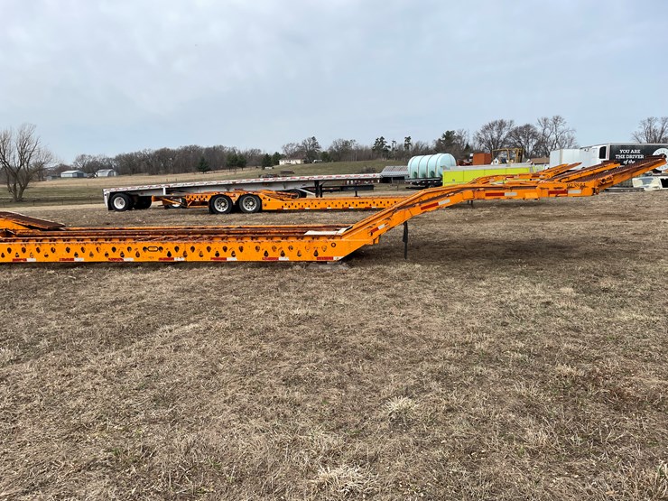 #154-•-2005-delavan-semi-truck-auto-hauler-trailer-(delay-in-title)-image-3